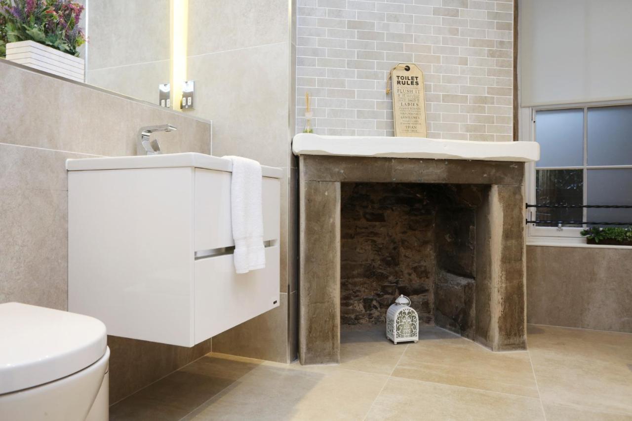 Joivy Elegant Home At The Heart Of The Royal Mile Edinburgh Bagian luar foto