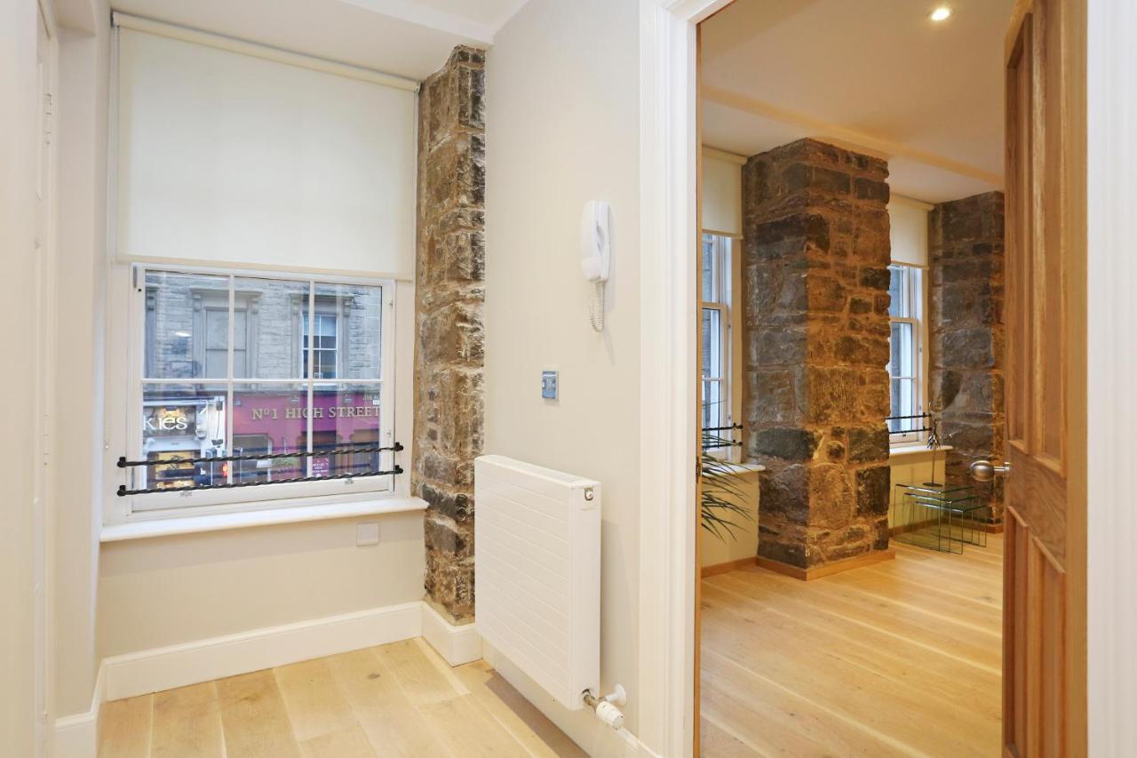 Joivy Elegant Home At The Heart Of The Royal Mile Edinburgh Bagian luar foto