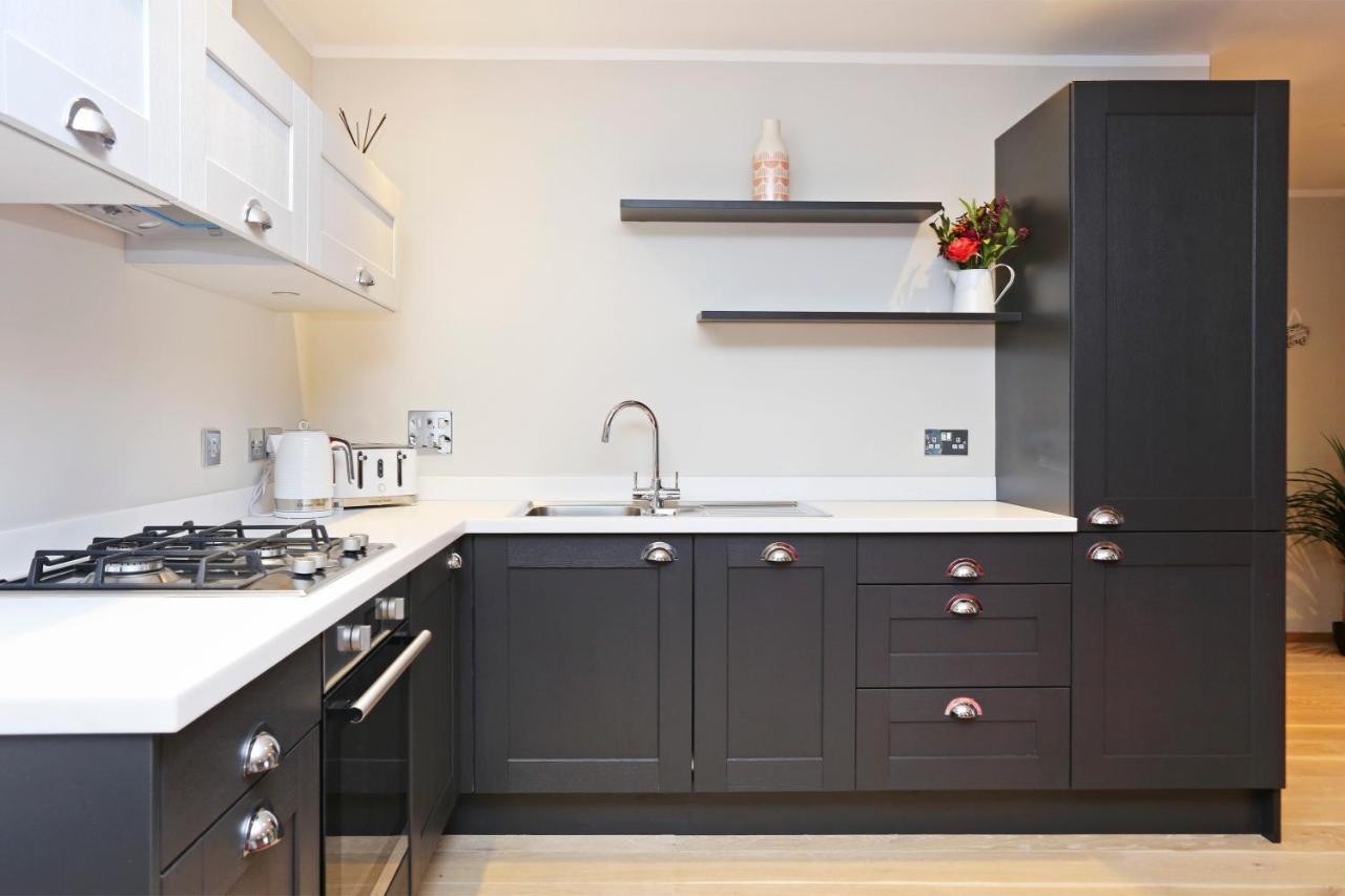 Joivy Elegant Home At The Heart Of The Royal Mile Edinburgh Bagian luar foto