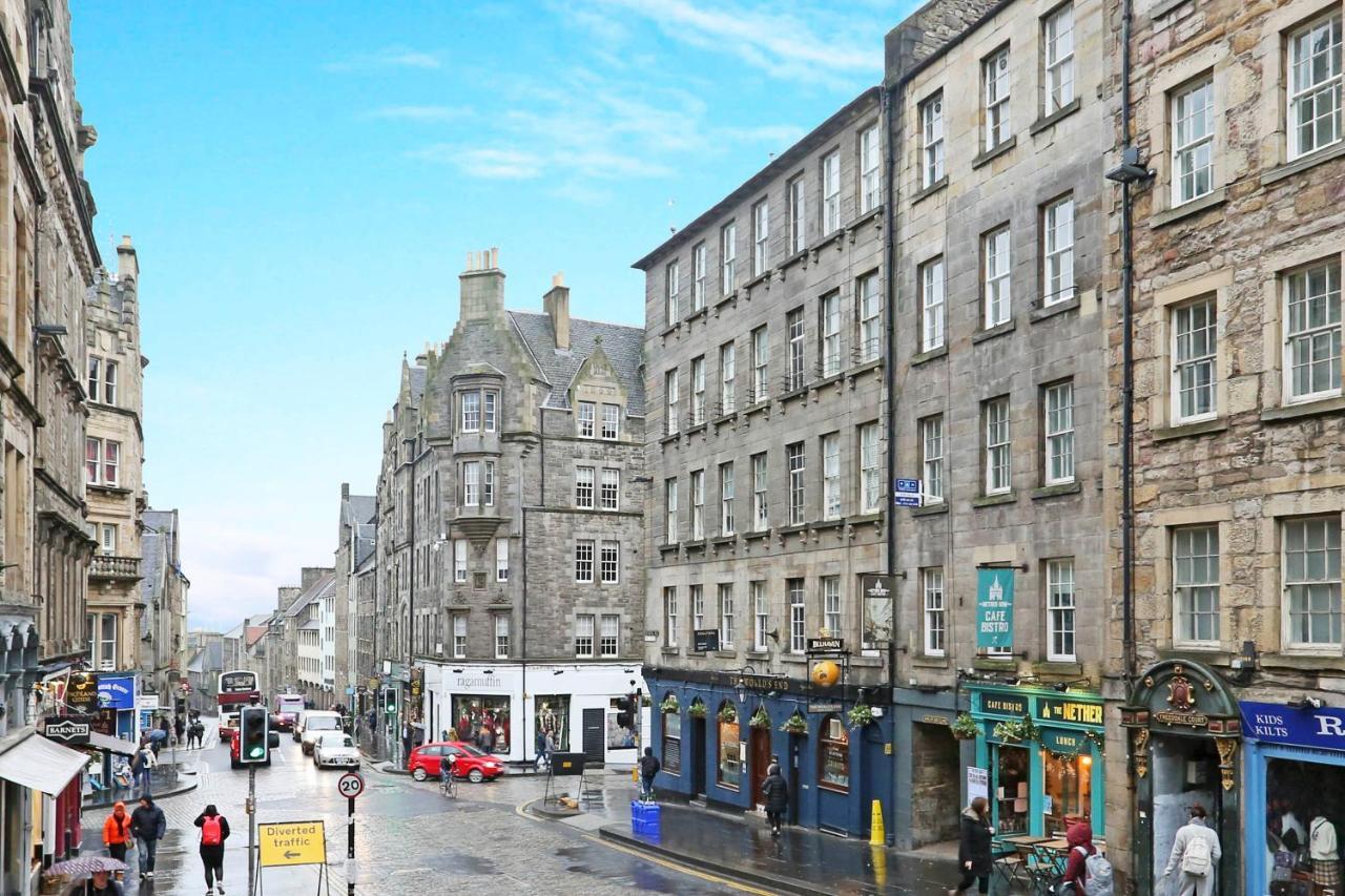 Joivy Elegant Home At The Heart Of The Royal Mile Edinburgh Bagian luar foto