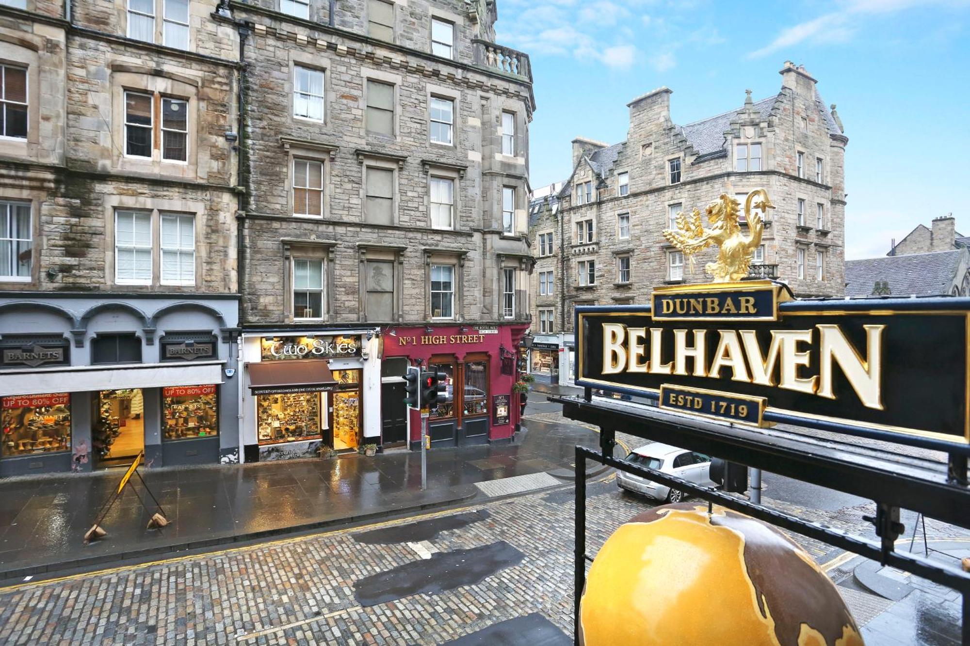 Joivy Elegant Home At The Heart Of The Royal Mile Edinburgh Bagian luar foto