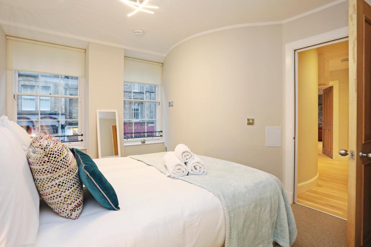 Joivy Elegant Home At The Heart Of The Royal Mile Edinburgh Bagian luar foto