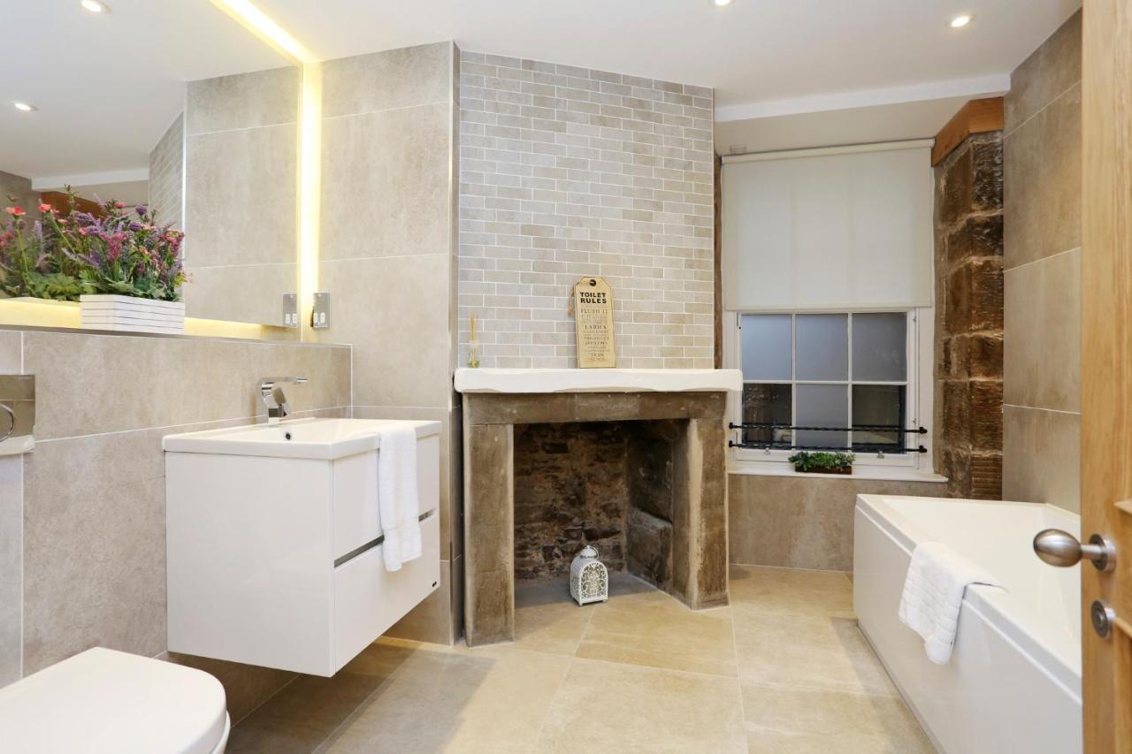 Joivy Elegant Home At The Heart Of The Royal Mile Edinburgh Bagian luar foto